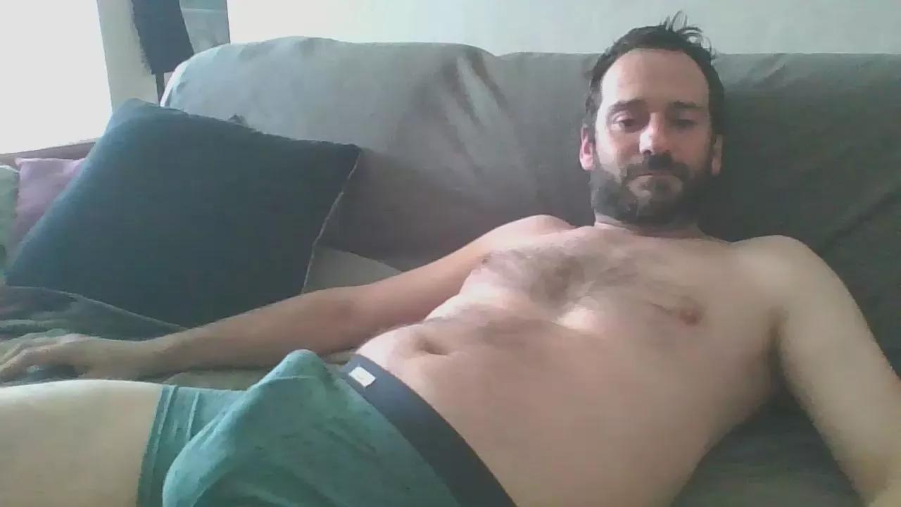 frenchi666 on Cam4 