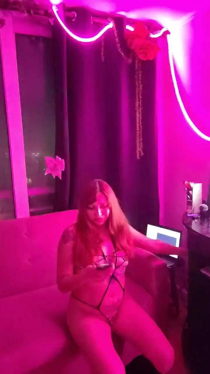 Gatitapeliroja on Cam4 