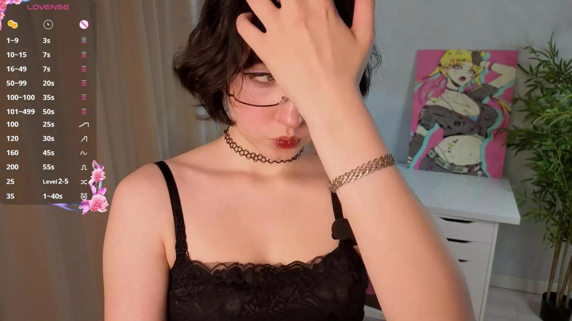GaynaHanks on Cam4 