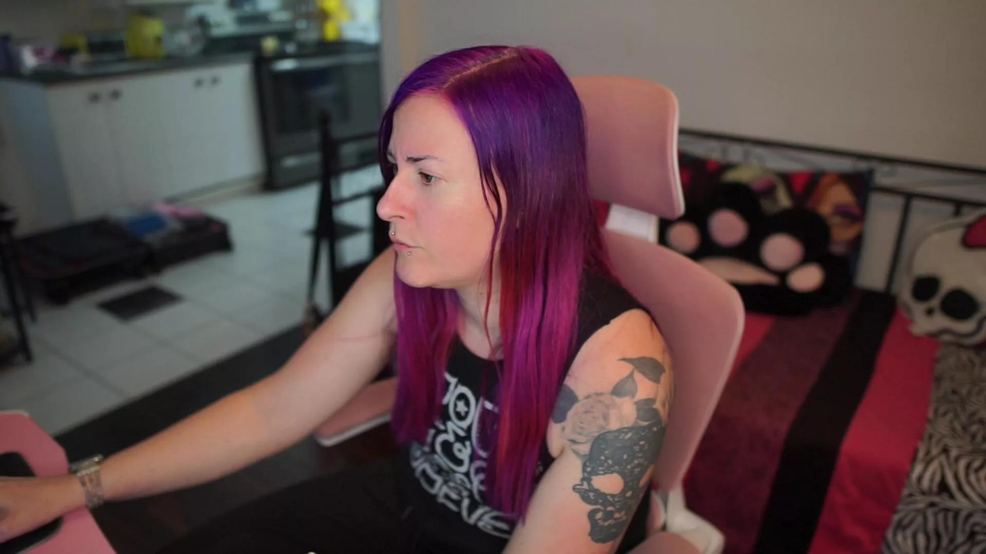 gennyrock on Cam4 