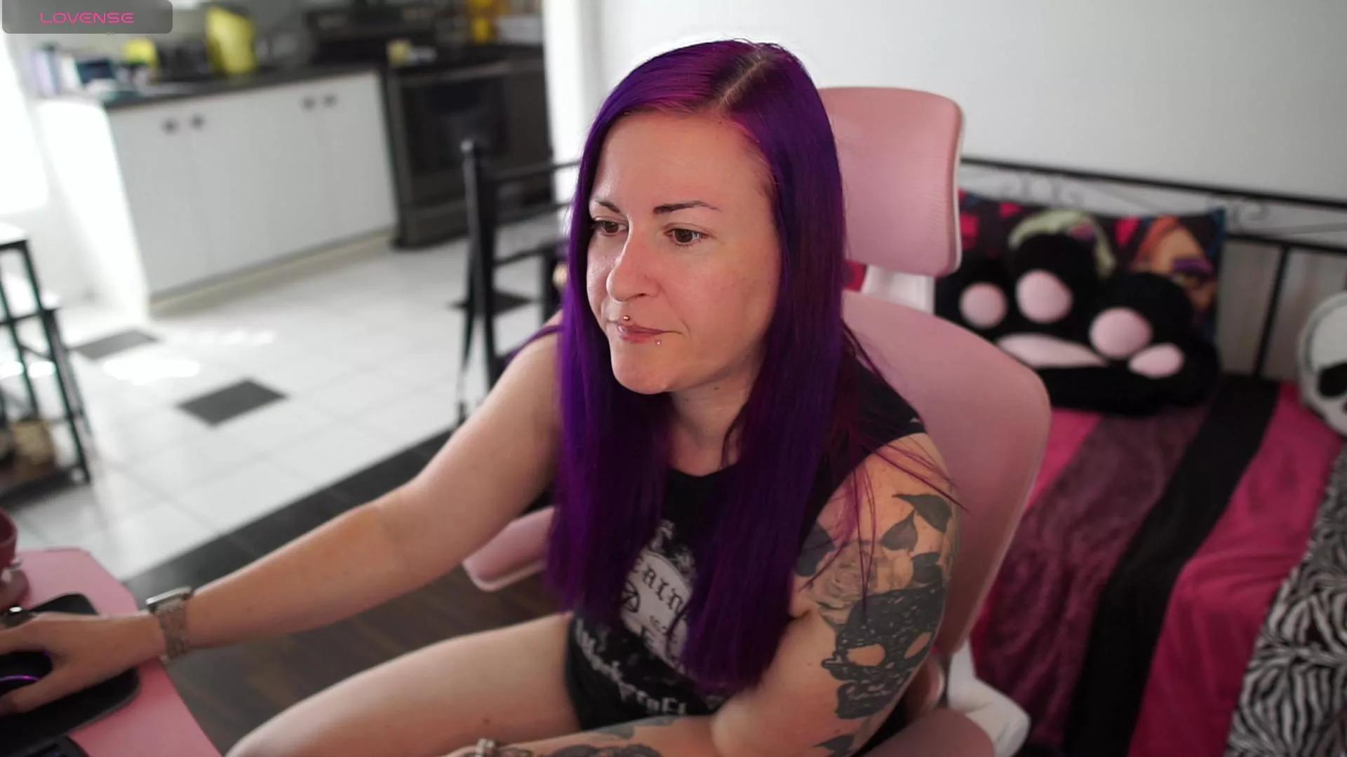 gennyrock on Cam4 