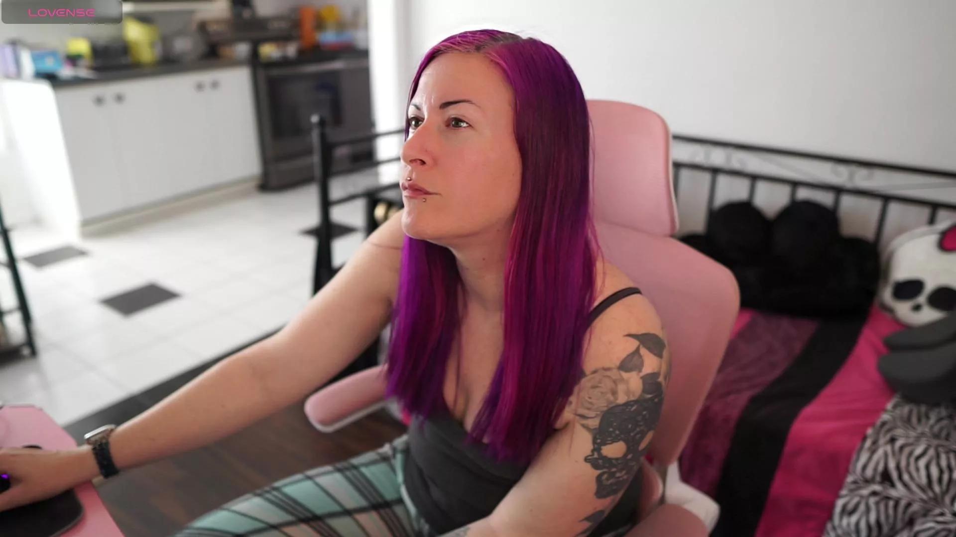gennyrock on Cam4 