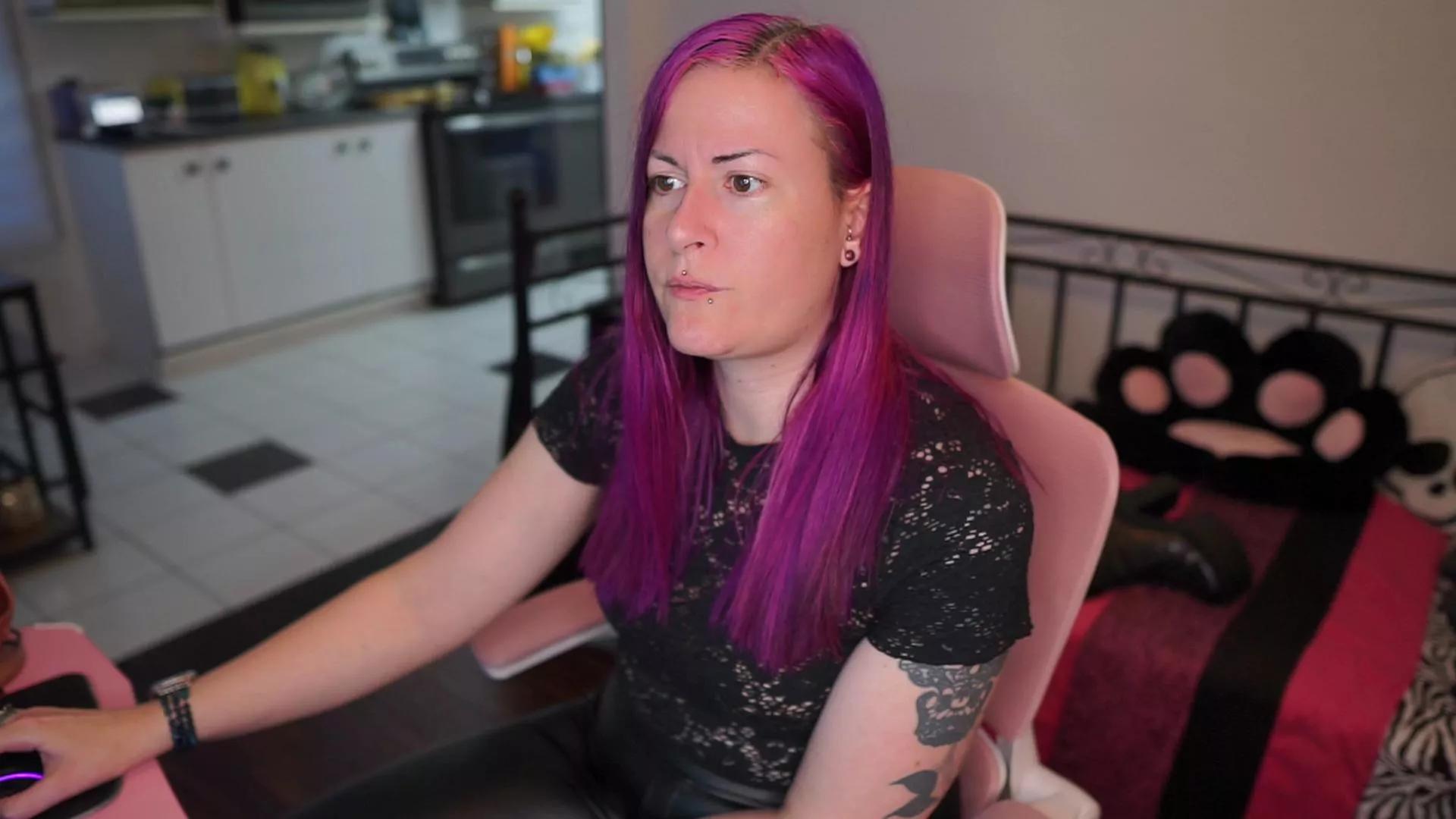 gennyrock on Cam4 