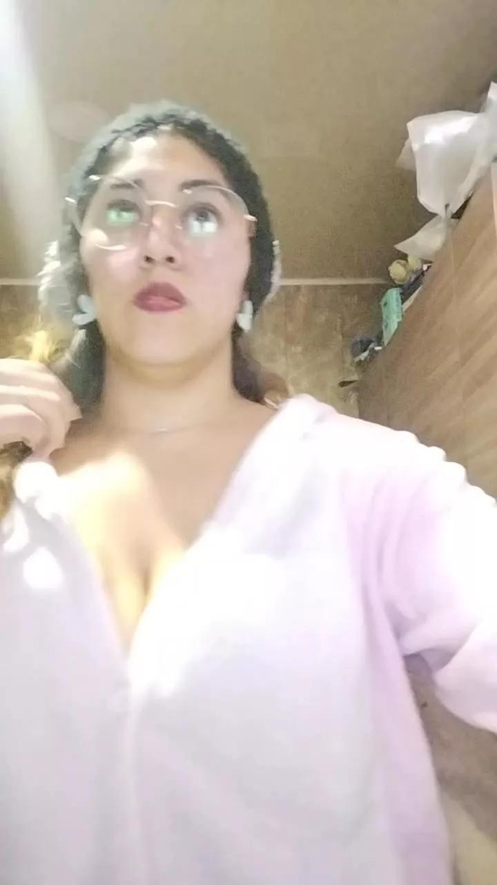 Gigi_32 on Cam4 