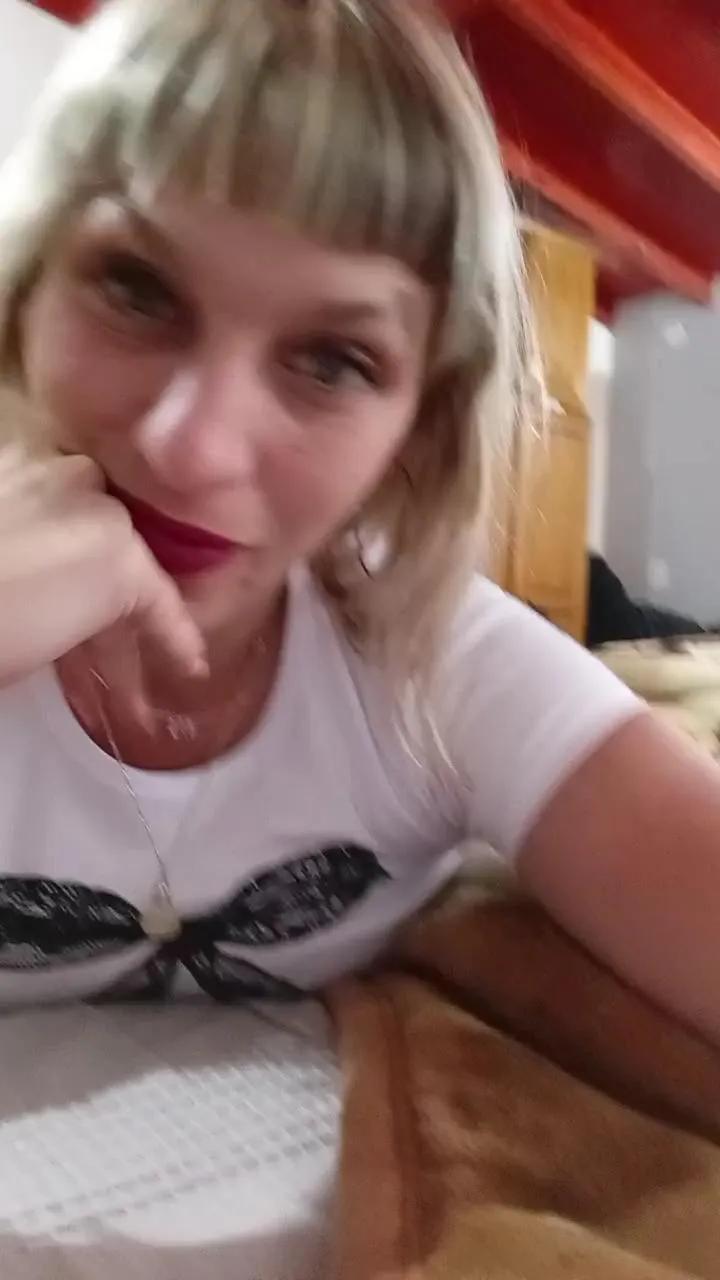 Offline girlfantasy_hot on Cam4