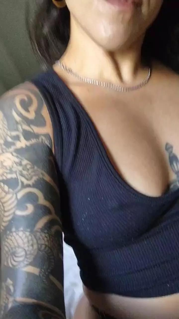 GoddessFoxie on Cam4 