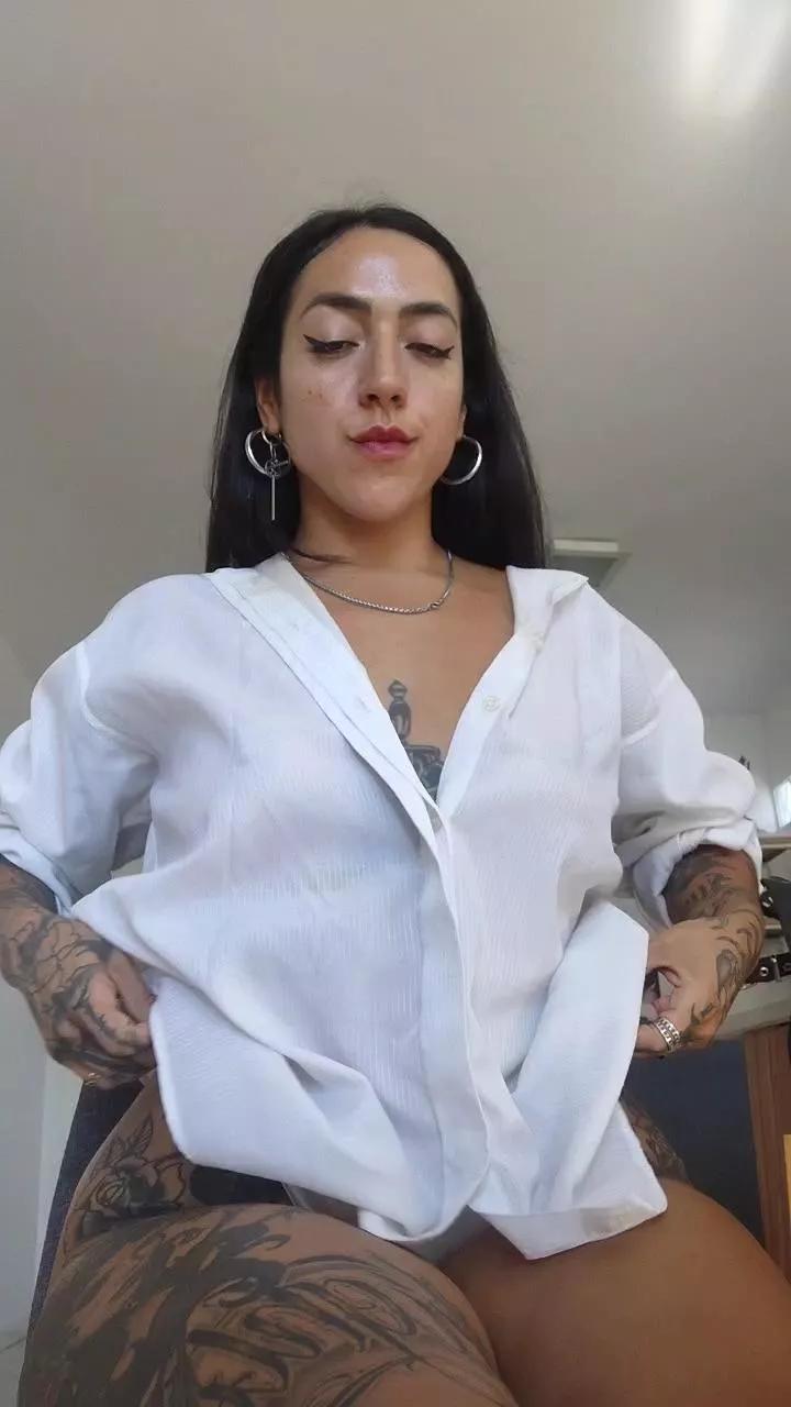 GoddessFoxie on Cam4 