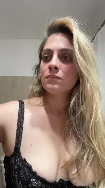 Gringuitaarg on Cam4 
