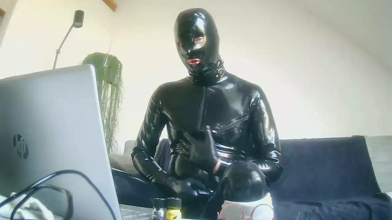 gummi13 on Cam4 