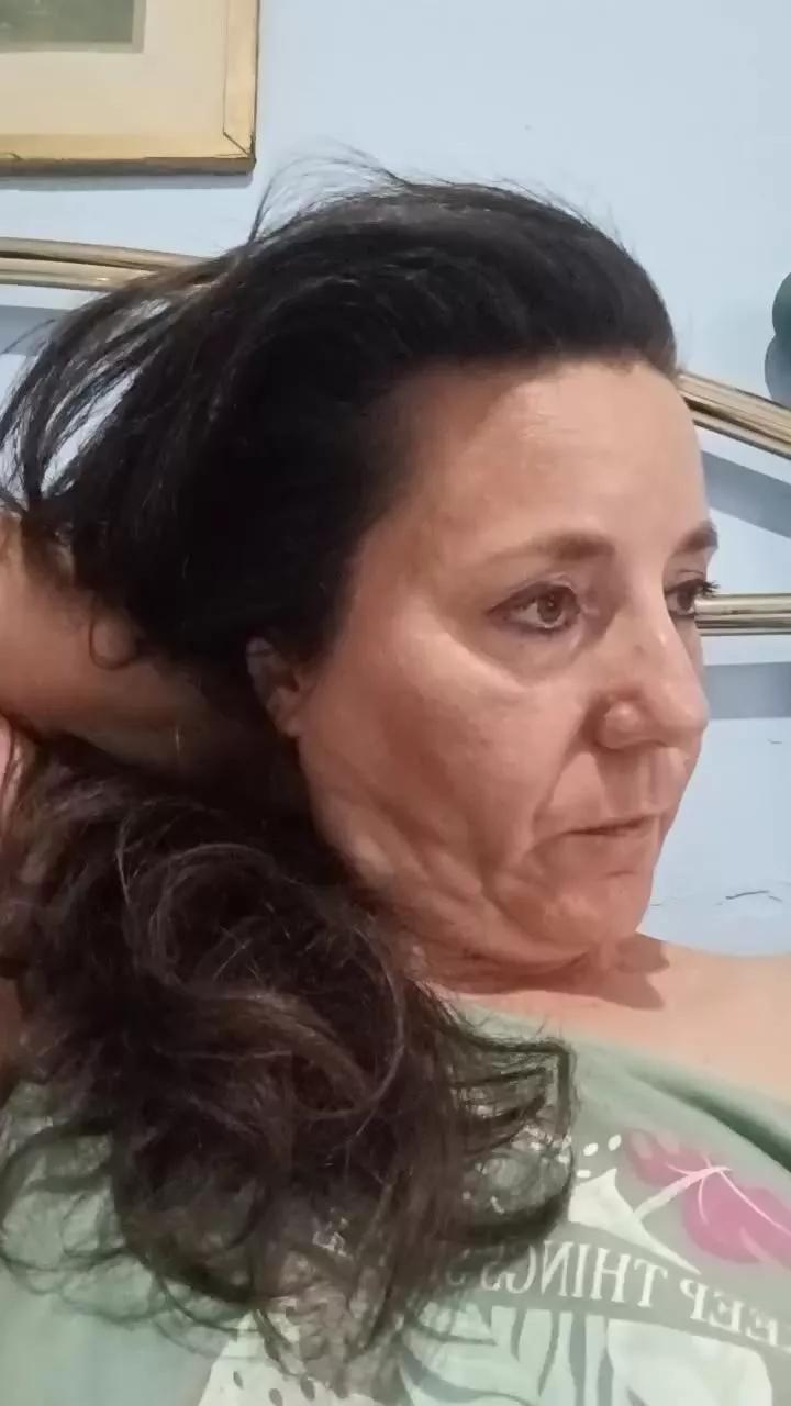 HAIRYPUSSYLIPS on Cam4 