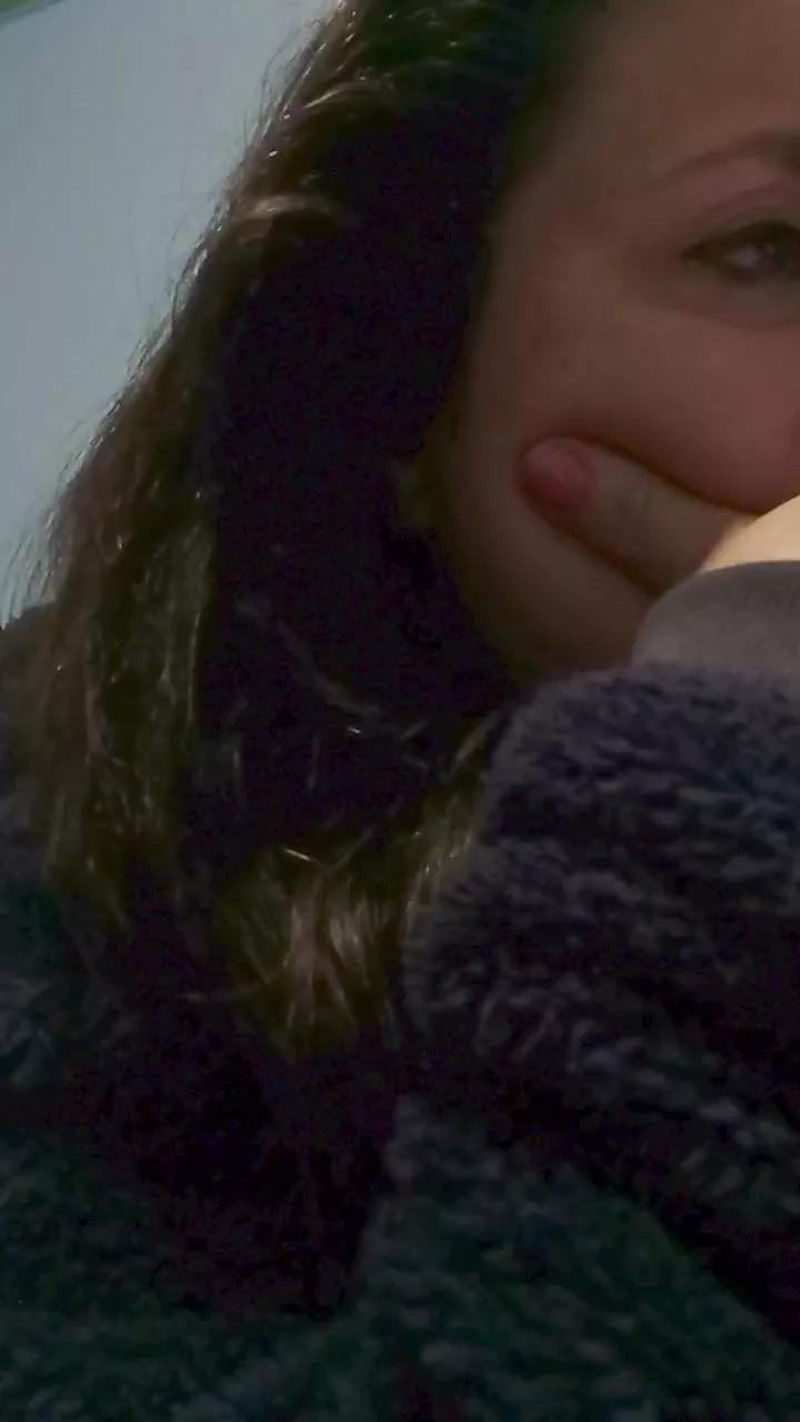 HAIRYPUSSYLIPS on Cam4 