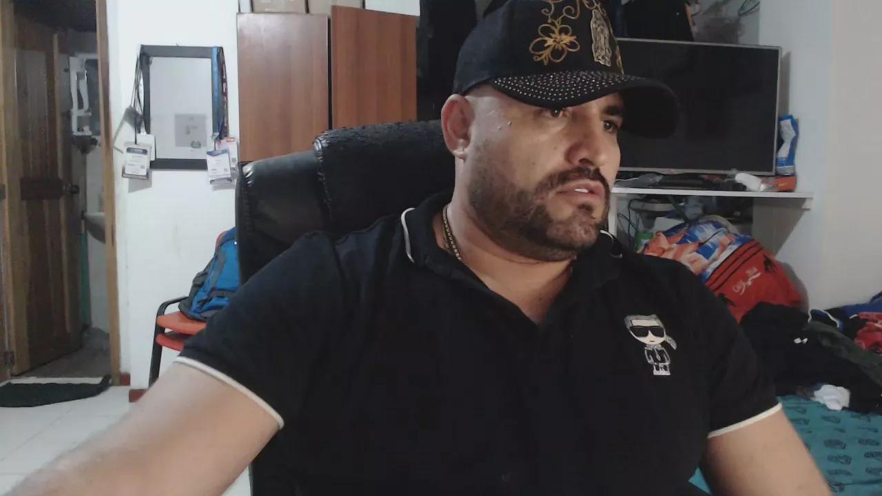 Offline hazmetuyo24 on Cam4