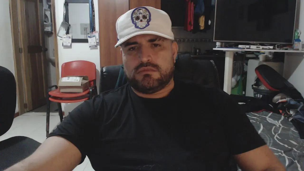 Offline hazmetuyo24 on Cam4