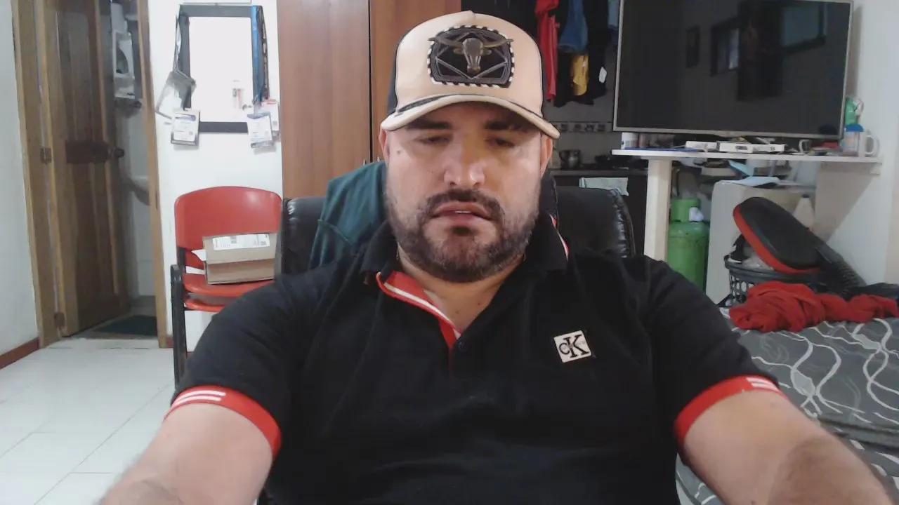 Offline hazmetuyo24 on Cam4