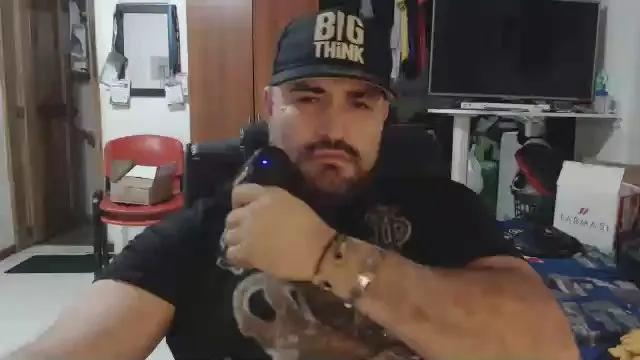 Offline hazmetuyo24 on Cam4