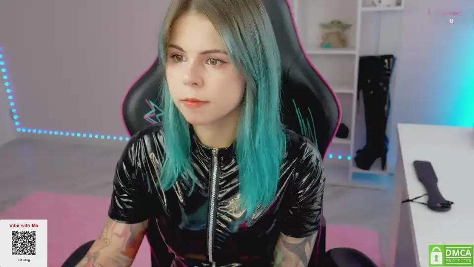 Hellokittyalice on Cam4 