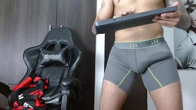 Hendry_ on Cam4 