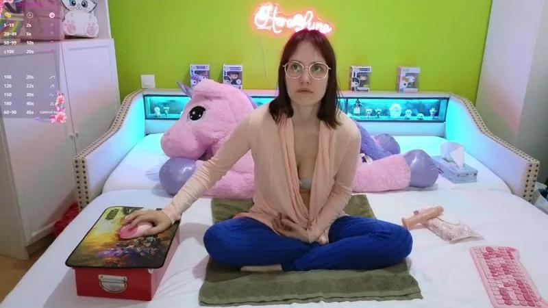 Offline HeraLuna on Cam4