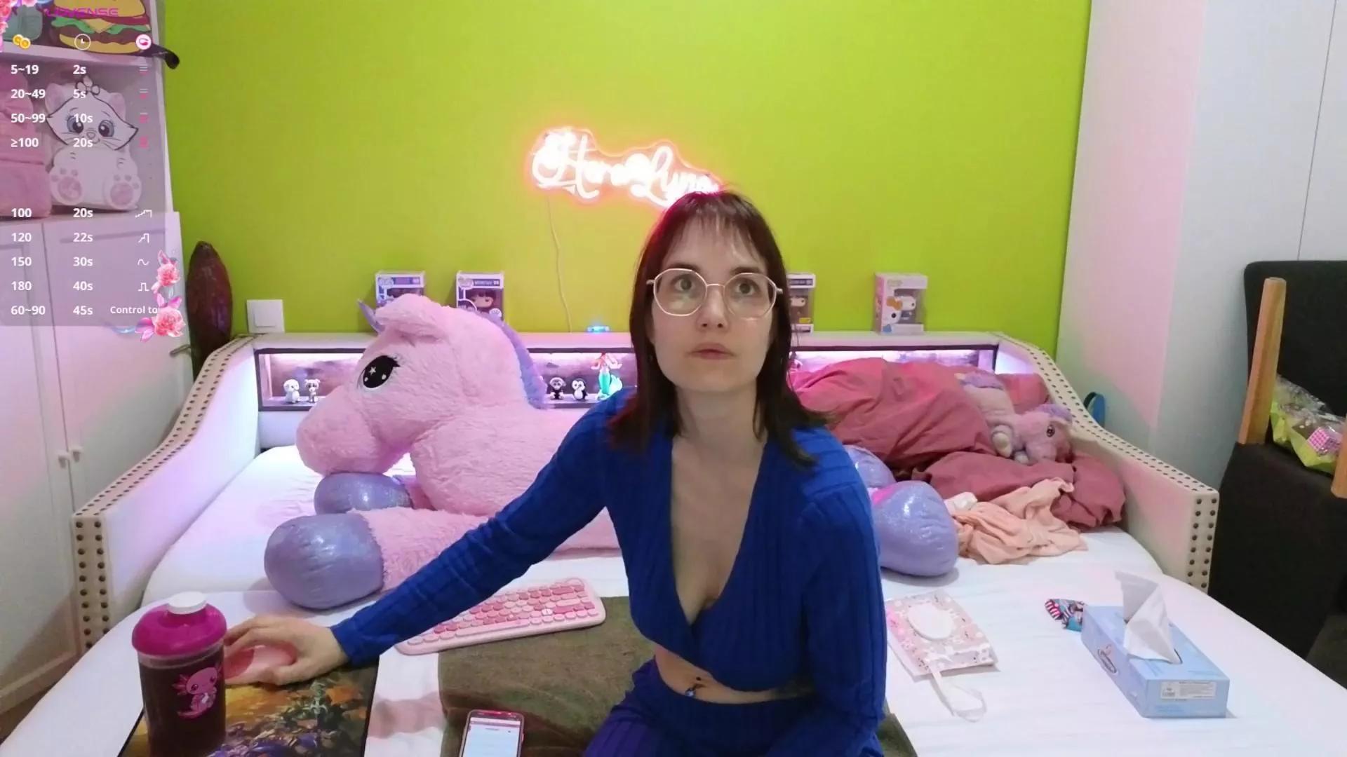 Offline HeraLuna on Cam4