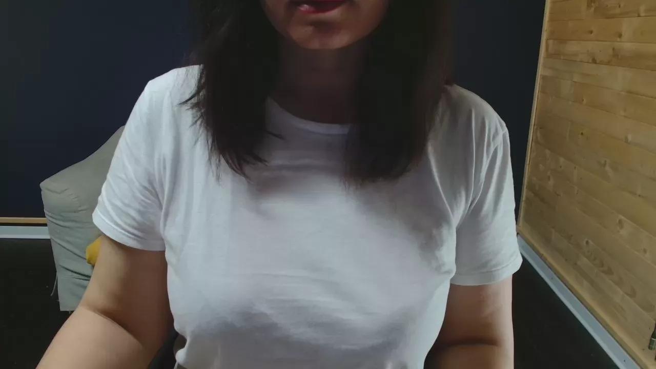 Hilldy_32 on Cam4 