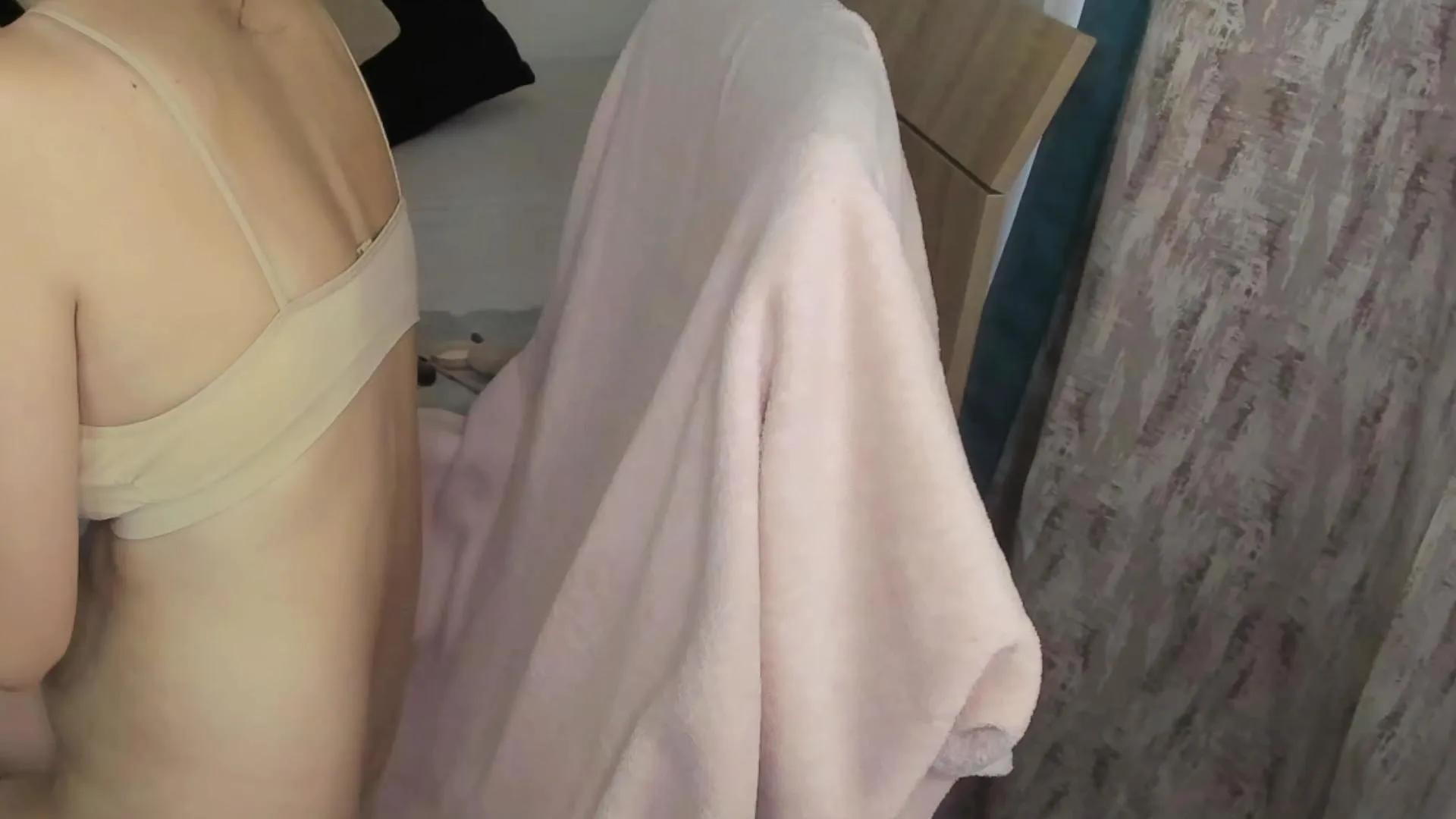 Offline hotdelight4u on Cam4