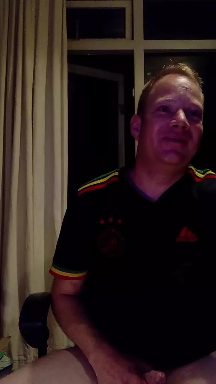 Hotjef20 on Cam4 