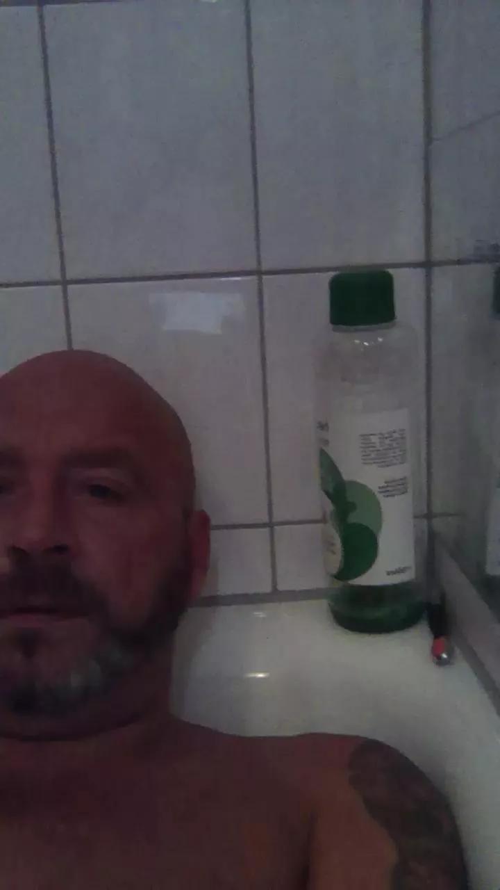Hotti00 on Cam4 