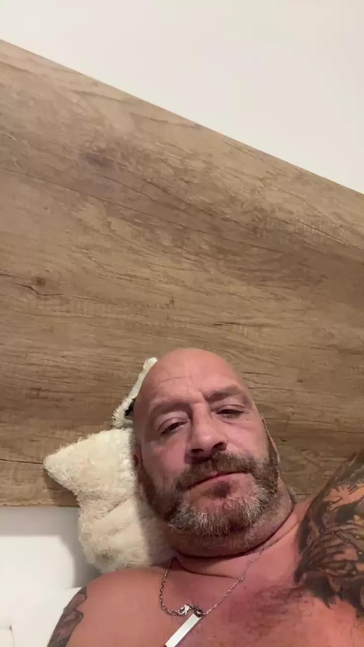 Hotti00 on Cam4 