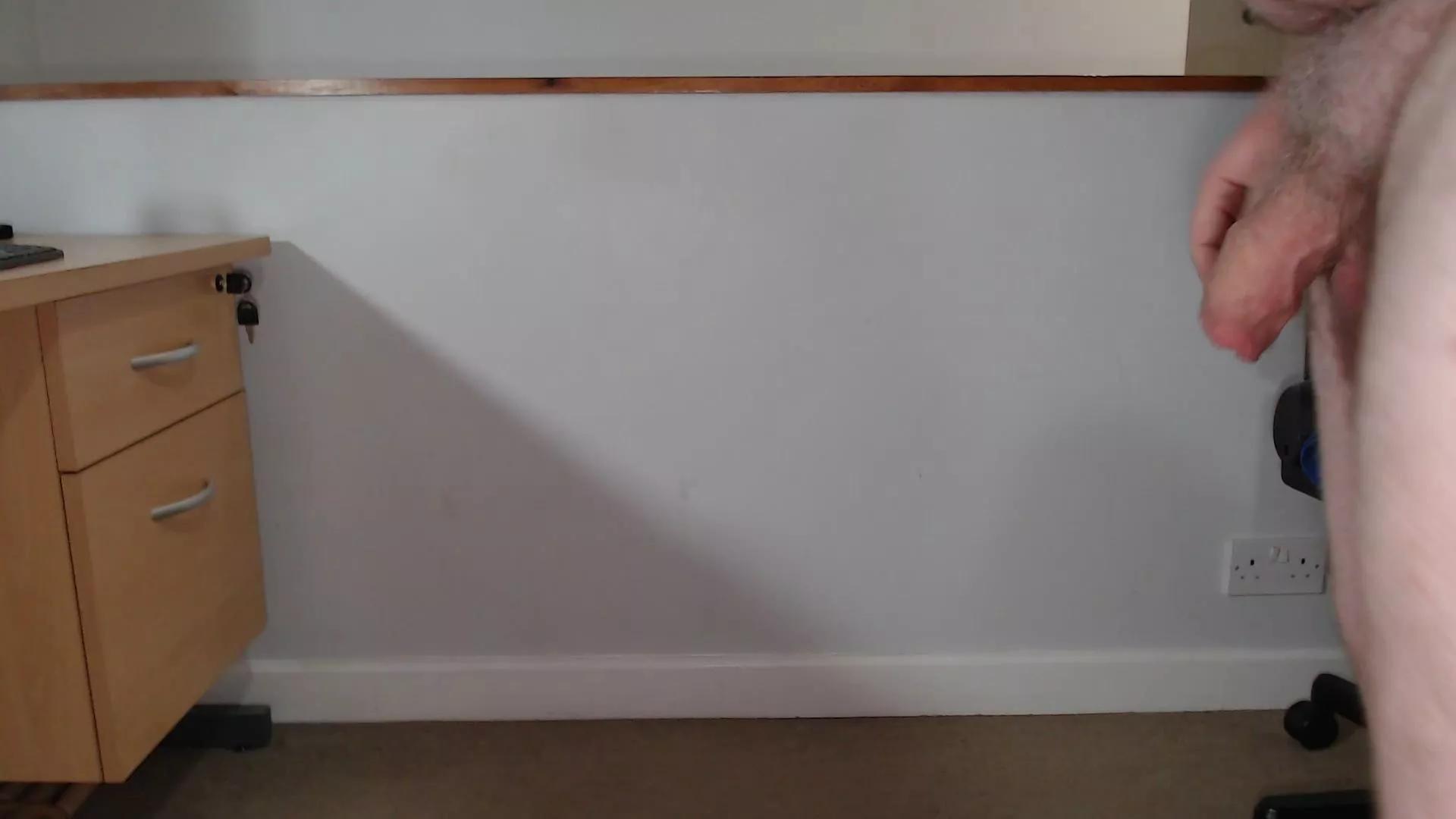 Offline huggie_bear on Cam4