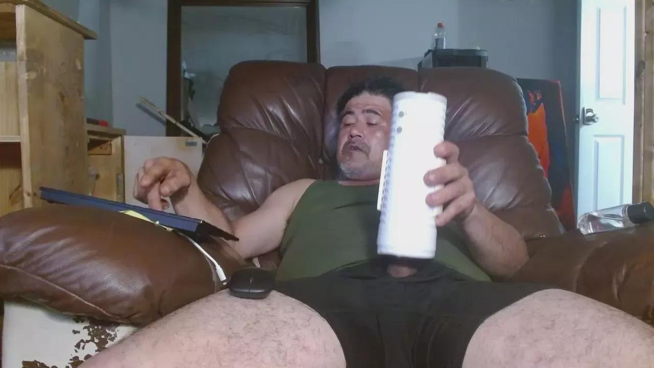 Offline HughJanis on Cam4