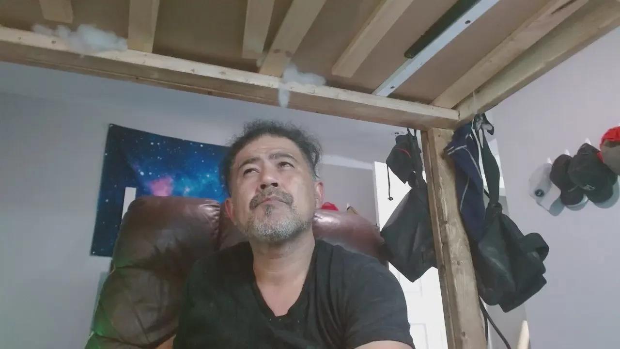 Offline HughJanis on Cam4