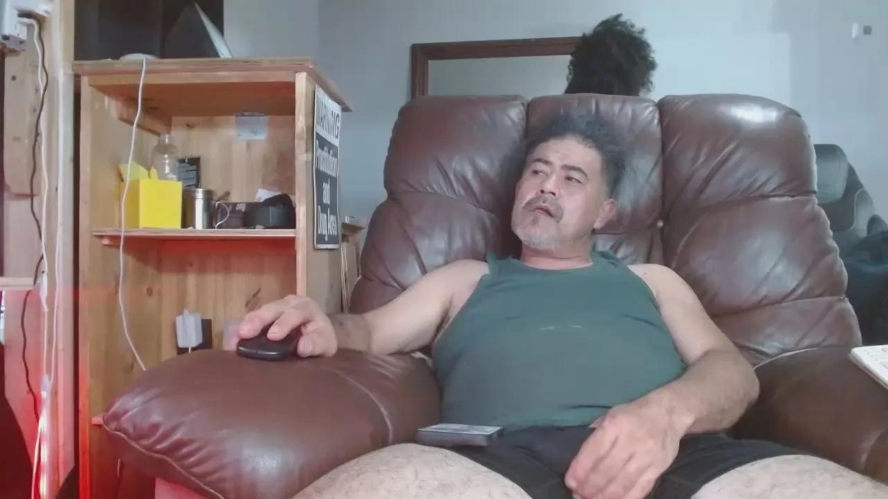 Offline HughJanis on Cam4