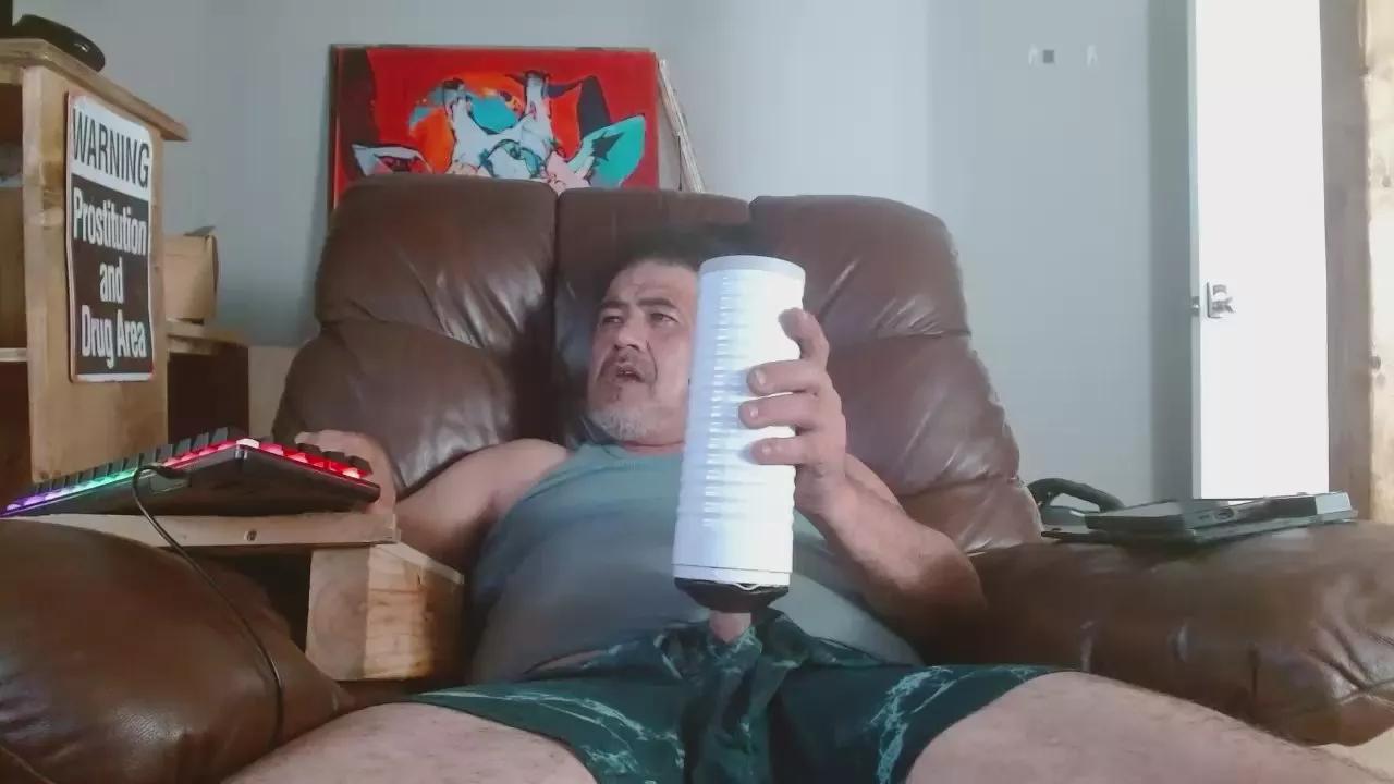 Offline HughJanis on Cam4