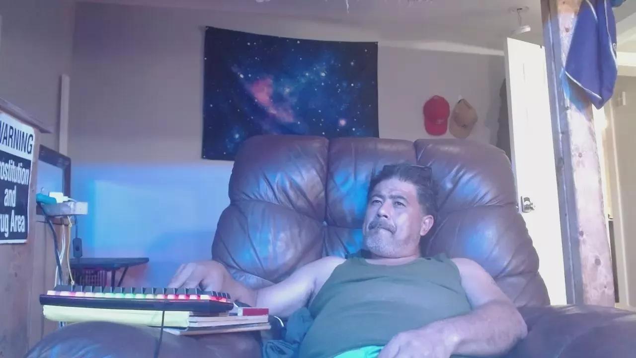 Offline HughJanis on Cam4