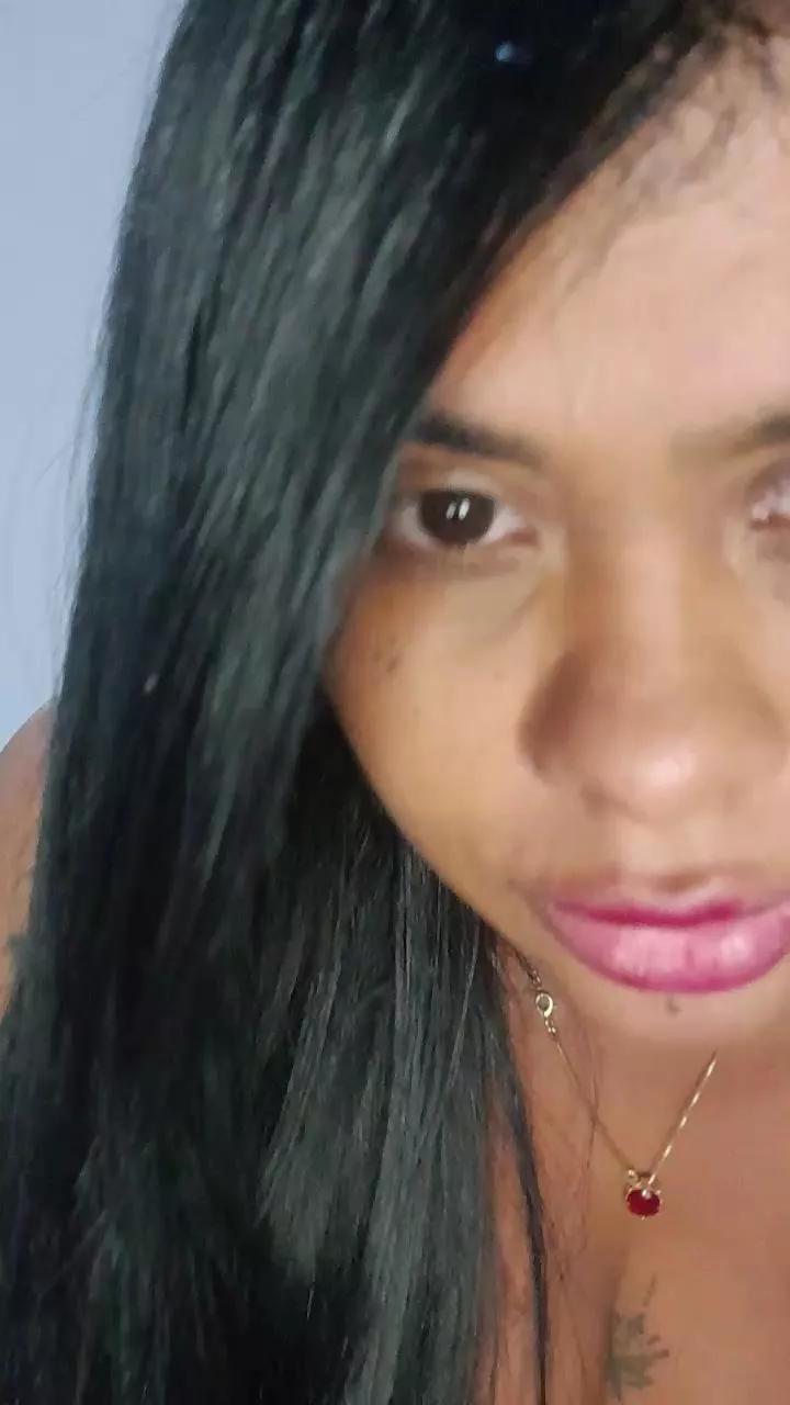 Indiapotii on Cam4 