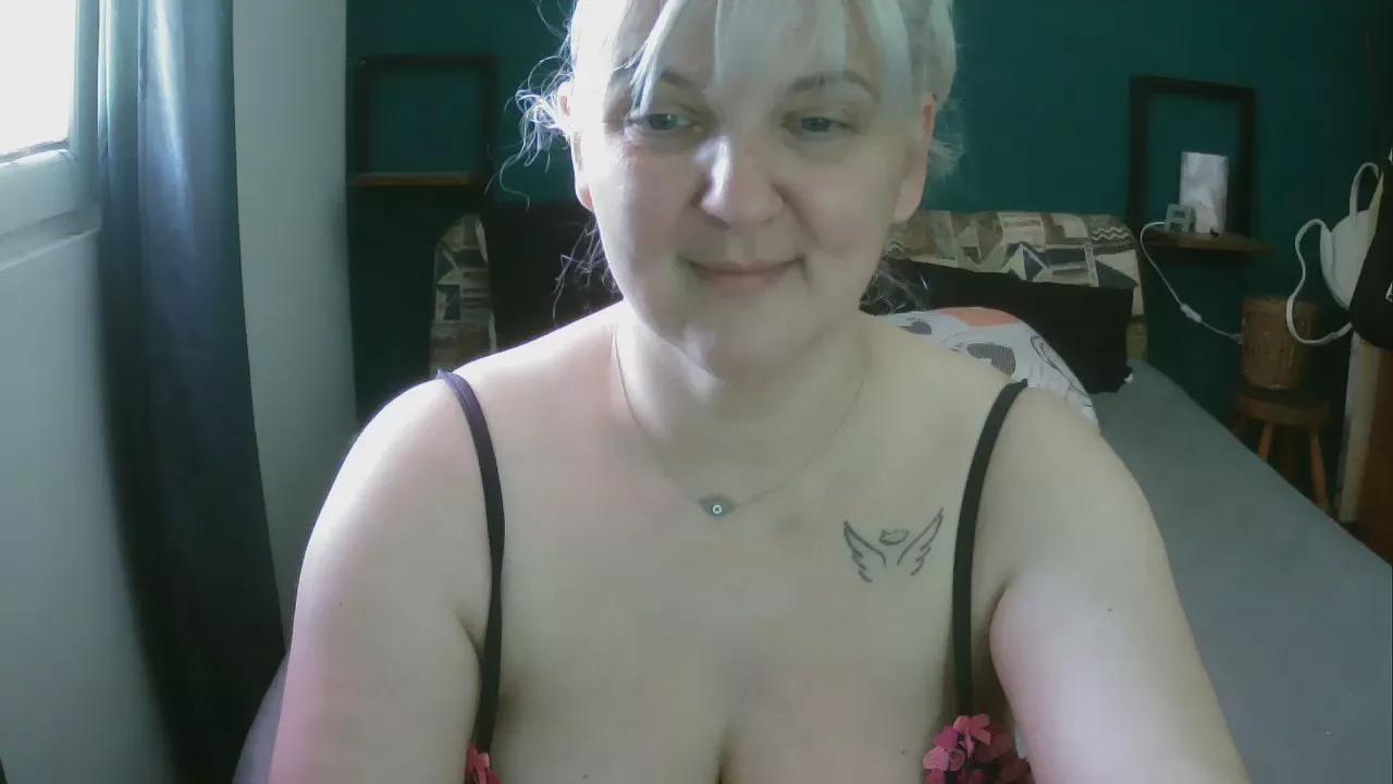irma2 on Cam4 