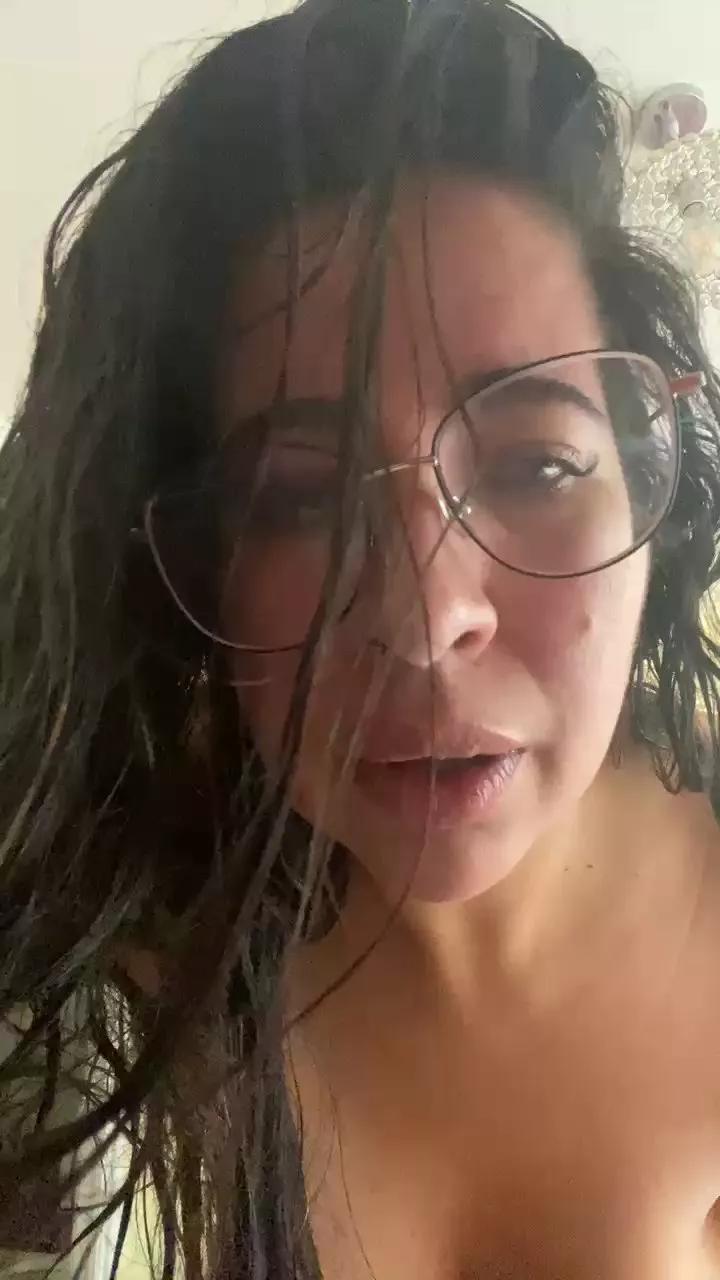 Isapekha on Cam4 