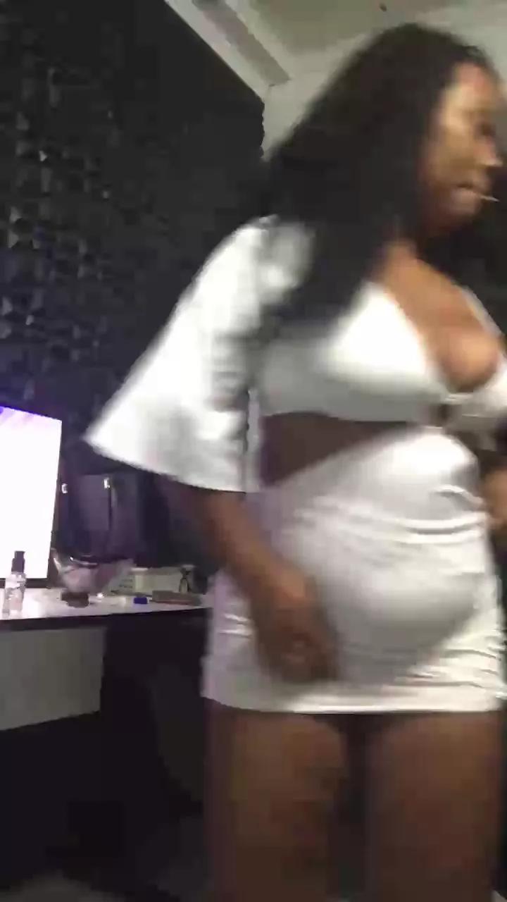 Isiscastelanni on Cam4 
