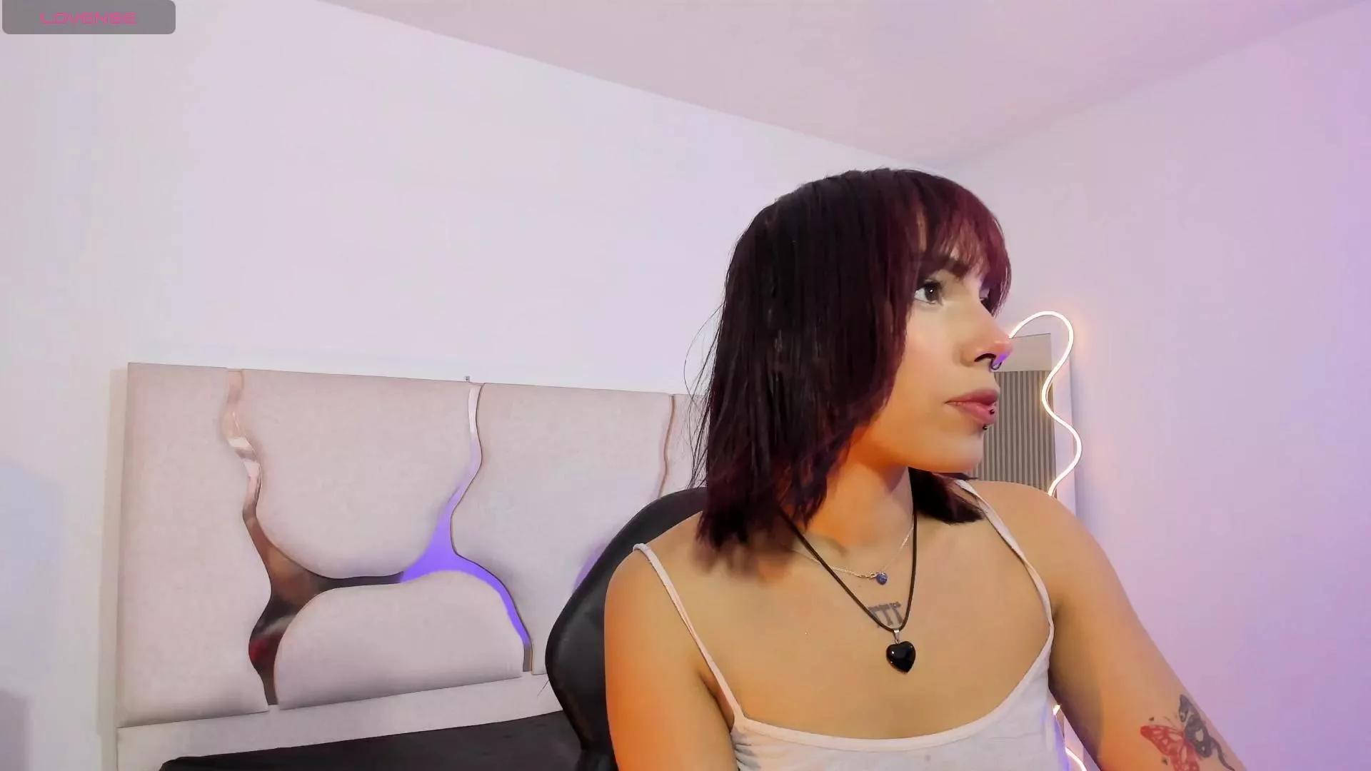 Issa_tay on Cam4 