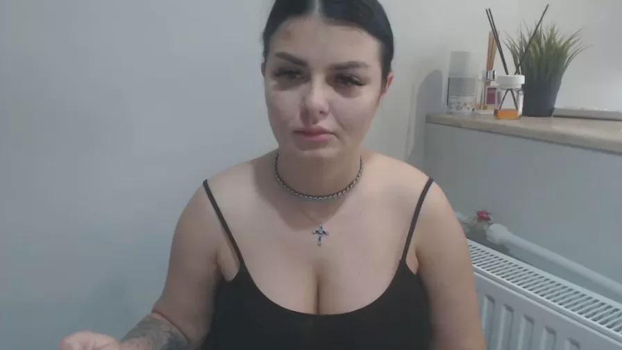 Issabella18 on Cam4 