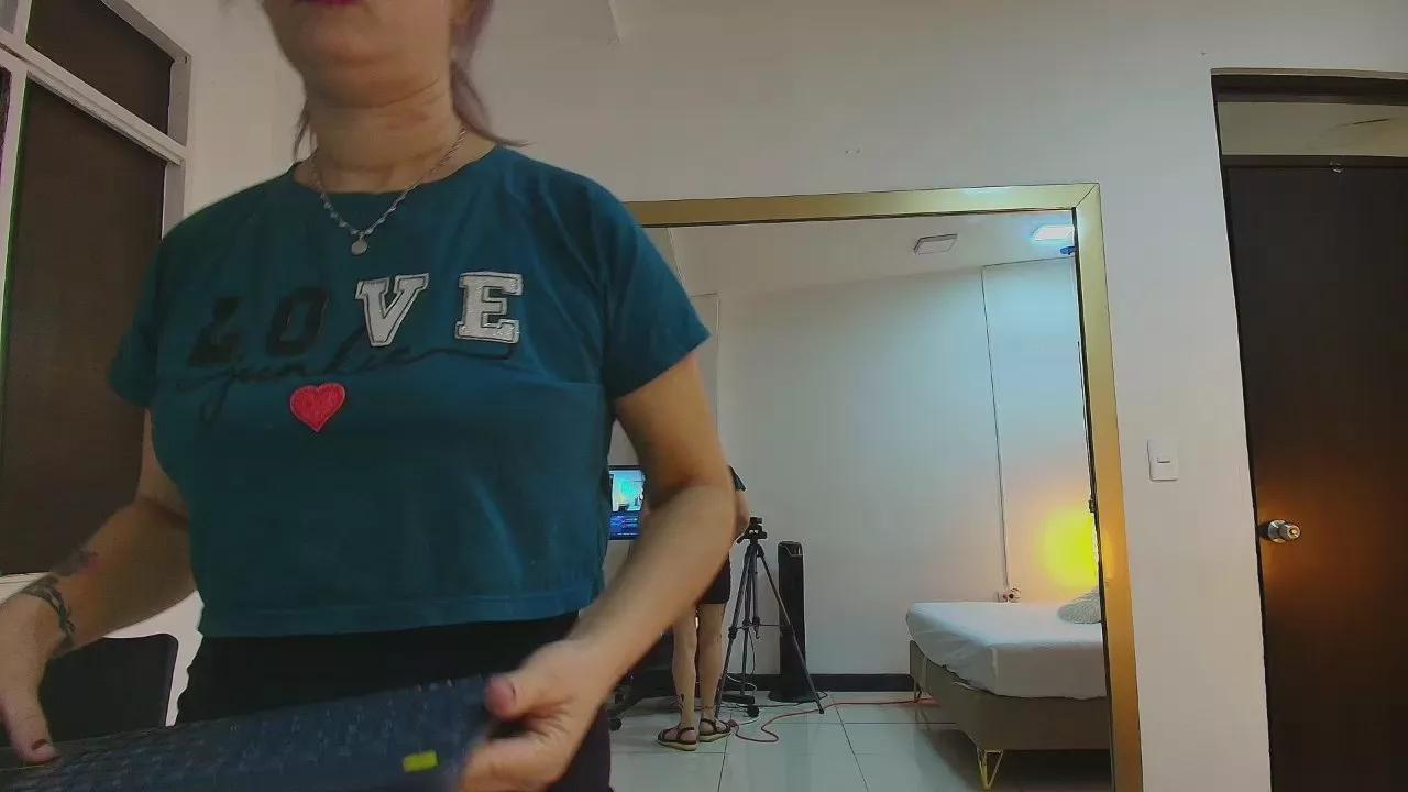 JaddeSquirt on Cam4 