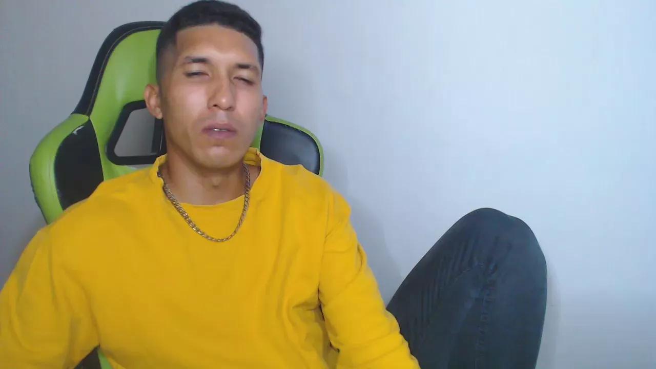 jhondick20cm on Cam4 