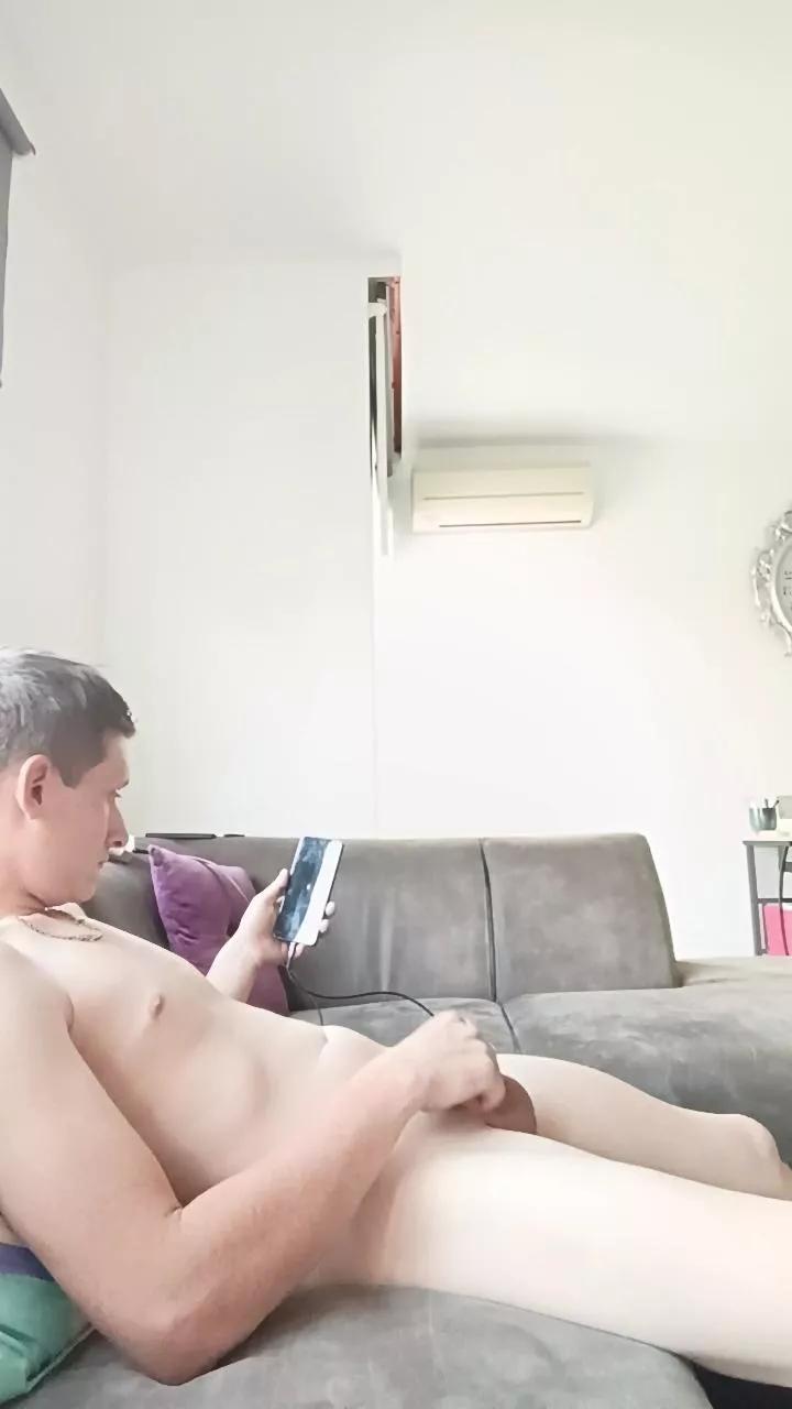 Offline jhuppertz242 on Cam4