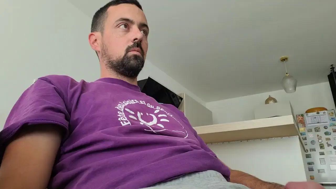Johnbel96_ on Cam4