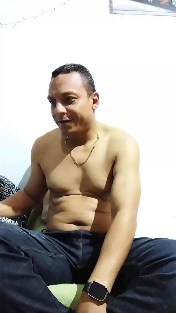 Juanchovergon22 on Cam4 