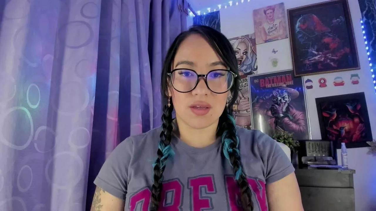 julibella_swee4 on Cam4 