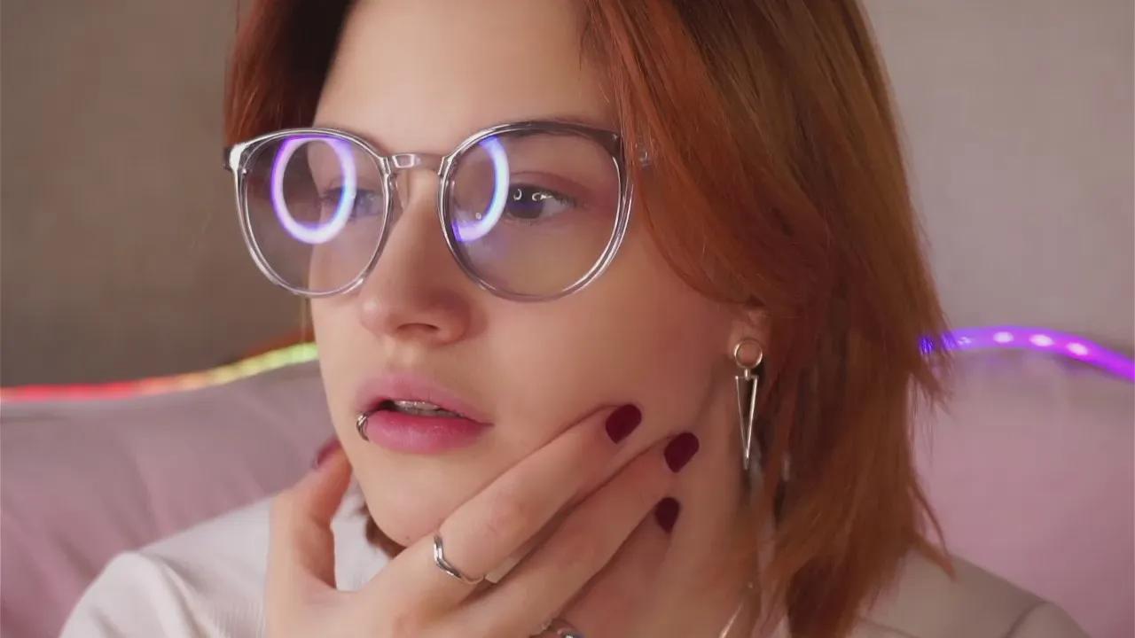 Offline KareenWarley on Cam4