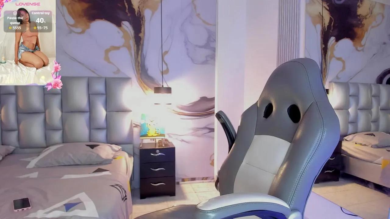 Offline Karlie_Moore on Cam4