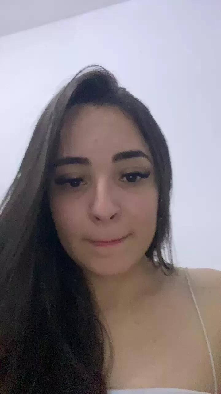 karolyne8 on Cam4 