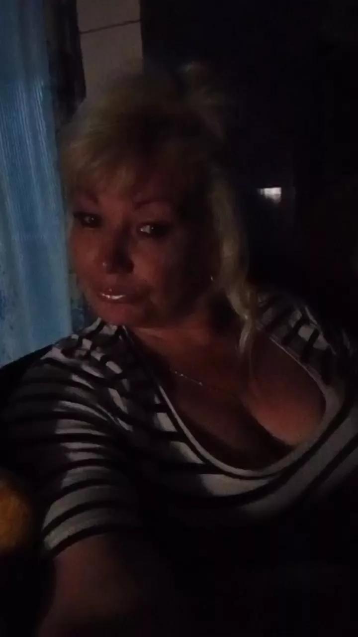 Kathy_Nettie on Cam4 